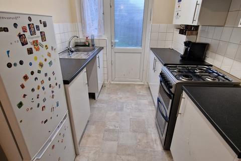 3 bedroom detached house to rent, Brimsdown Avenue, Enfield, Greater London