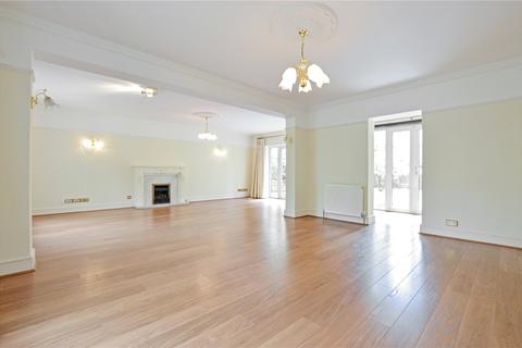 Kerry Cottage Oak End Way, Woodham, Addlestone, KT15 3DT