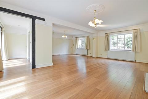 Kerry Cottage Oak End Way, Woodham, Addlestone, KT15 3DT