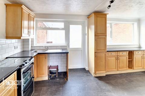 3 bedroom terraced house for sale, Devon Road, Luton