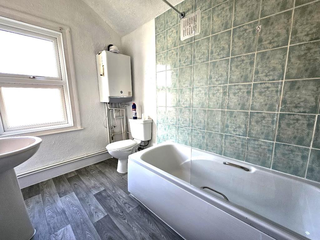 Filey Road, Reading, RG1 2 bed terraced house to rent £1,350 pcm (£