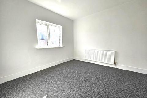 2 bedroom terraced house to rent, Filey Road,  Reading,  RG1