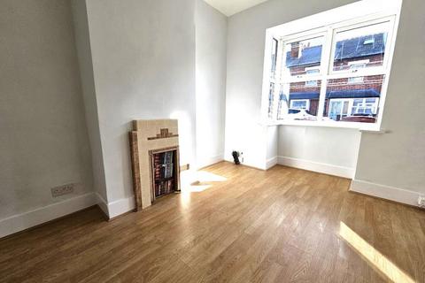 2 bedroom terraced house to rent, Filey Road,  Reading,  RG1