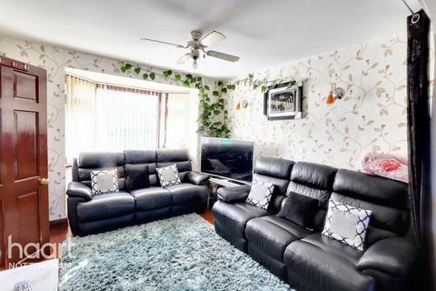 140 Bobbers Mill Road, Nottingham, NG7 5JT