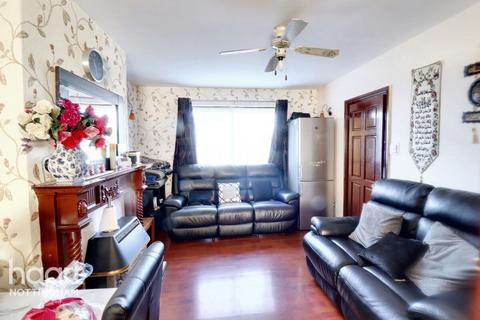 140 Bobbers Mill Road, Nottingham, NG7 5JT