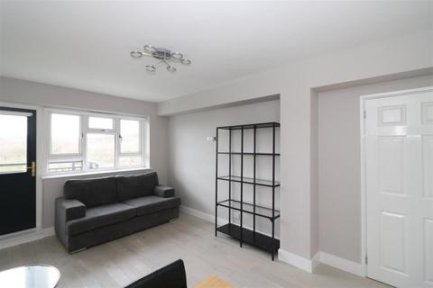 1 bedroom flat for sale - Clayton Court, West Park, Leeds, West Yorkshire, LS16