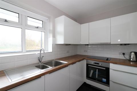 1 bedroom flat for sale, Clayton Court, West Park, Leeds, West Yorkshire, LS16