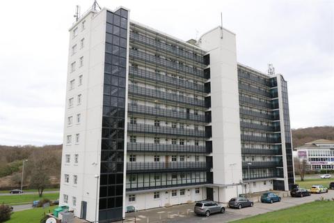 1 bedroom flat for sale, Clayton Court, West Park, Leeds, West Yorkshire, LS16