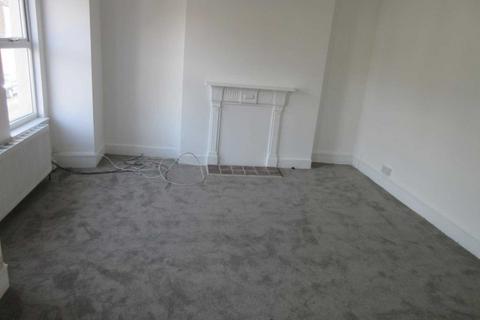 3 bedroom flat to rent, Stornoway Road, Southend On Sea