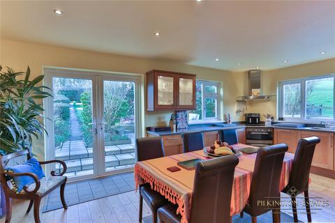 Hingston House Florence Road, Callington, PL17 8AT