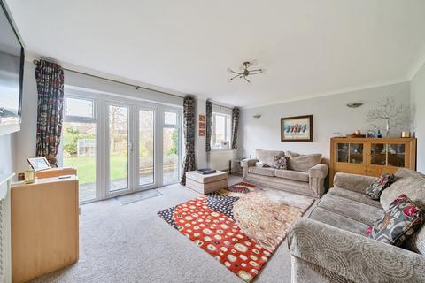 22 Spring Grove, Fetcham, Leatherhead, KT22 9NH