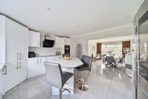 22 Spring Grove, Fetcham, Leatherhead, KT22 9NH