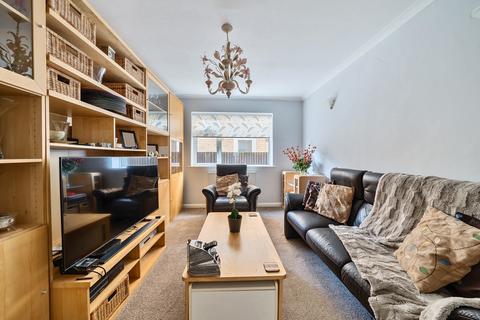 22 Spring Grove, Fetcham, Leatherhead, KT22 9NH