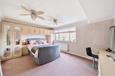 22 Spring Grove, Fetcham, Leatherhead, KT22 9NH
