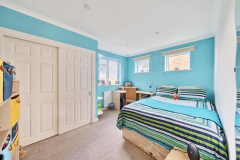 22 Spring Grove, Fetcham, Leatherhead, KT22 9NH