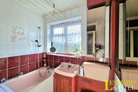 57 Dock Road, Tilbury, RM18 7DB