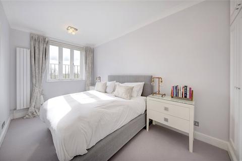 3 bedroom apartment for sale, Airlie Gardens, London, W8