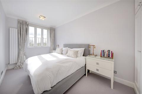 14l Airlie Gardens, London, W8 7AL