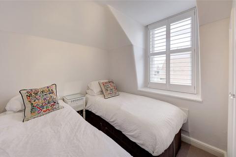 14l Airlie Gardens, London, W8 7AL