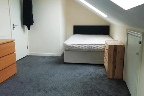 1 bedroom in a house share to rent, Whitefield Terrace, Newcastle upon Tyne NE6