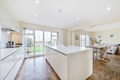 10 Back Lane, Marshfield, Chippenham, SN14 8NQ