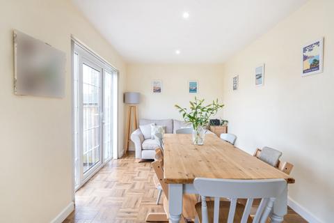 10 Back Lane, Marshfield, Chippenham, SN14 8NQ