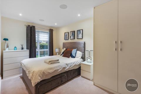 2 bedroom flat for sale - Constantine House, 14 Boulevard Drive, London, NW9