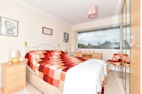 37 Grassmere, St Marys Bay, Romney Marsh, TN29 0HD