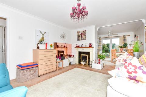 37 Grassmere, St Marys Bay, Romney Marsh, TN29 0HD