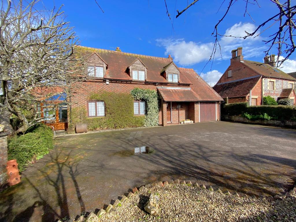 Brook Street, Watlington 4 bed detached house for sale £799,950