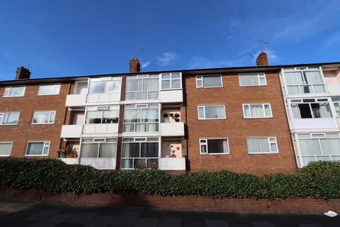 2 bedroom flat for sale, Marine Court East, Marine Avenue, Whitley Bay, Tyne & Wear, NE26 1QA