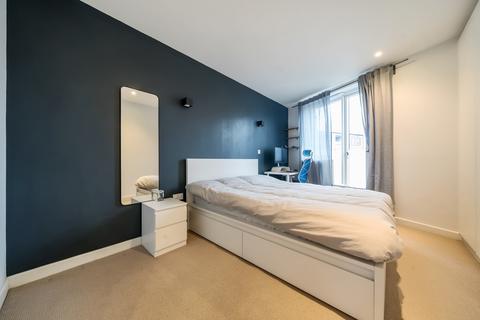 2 bedroom flat for sale, Cowleaze Road, Kingston Upon Thames, KT2