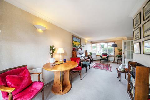 50 Rushden Way, Farnham, GU9 0QG