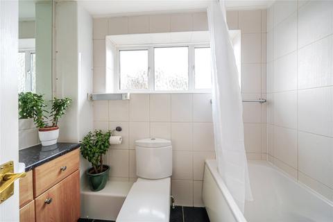 50 Rushden Way, Farnham, GU9 0QG