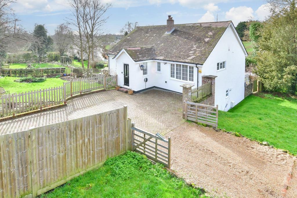 Bow Road, Wateringbury, Maidstone, Kent 4 bed detached house for sale