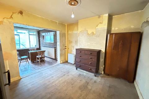 101 Hampermill Lane, Watford, WD19 4NX