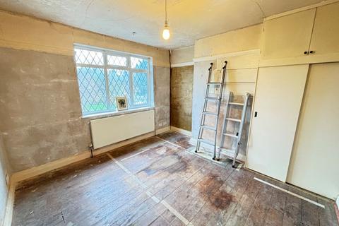 101 Hampermill Lane, Watford, WD19 4NX