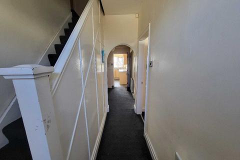5 bedroom semi-detached house for sale, Pentland Road, Dewsbury