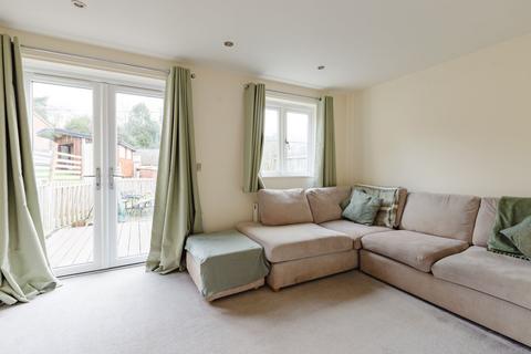 1 Saxon Close, Crediton, EX17 3DS