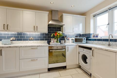 1 Saxon Close, Crediton, EX17 3DS