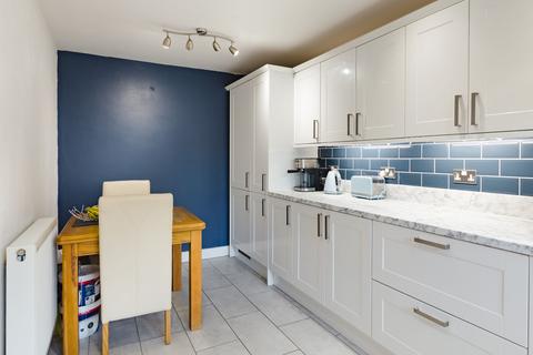 1 Saxon Close, Crediton, EX17 3DS