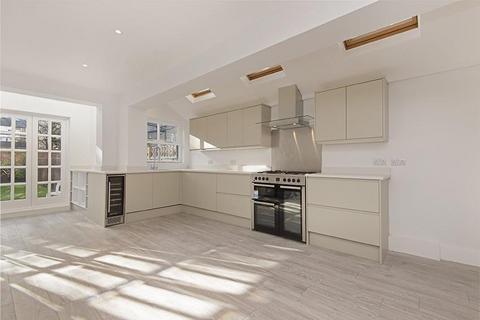 5 bedroom detached house to rent, Iveley Road, Clapham, London, SW4