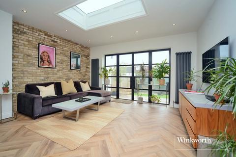 50 Braemar Road, Worcester Park, KT4 8SW
