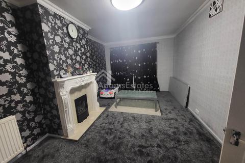 3 bedroom semi-detached house for sale, Bunkers Lane, Batley