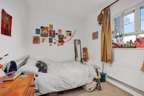 3 bedroom flat for sale, Betts House, Shadwell, London, E1