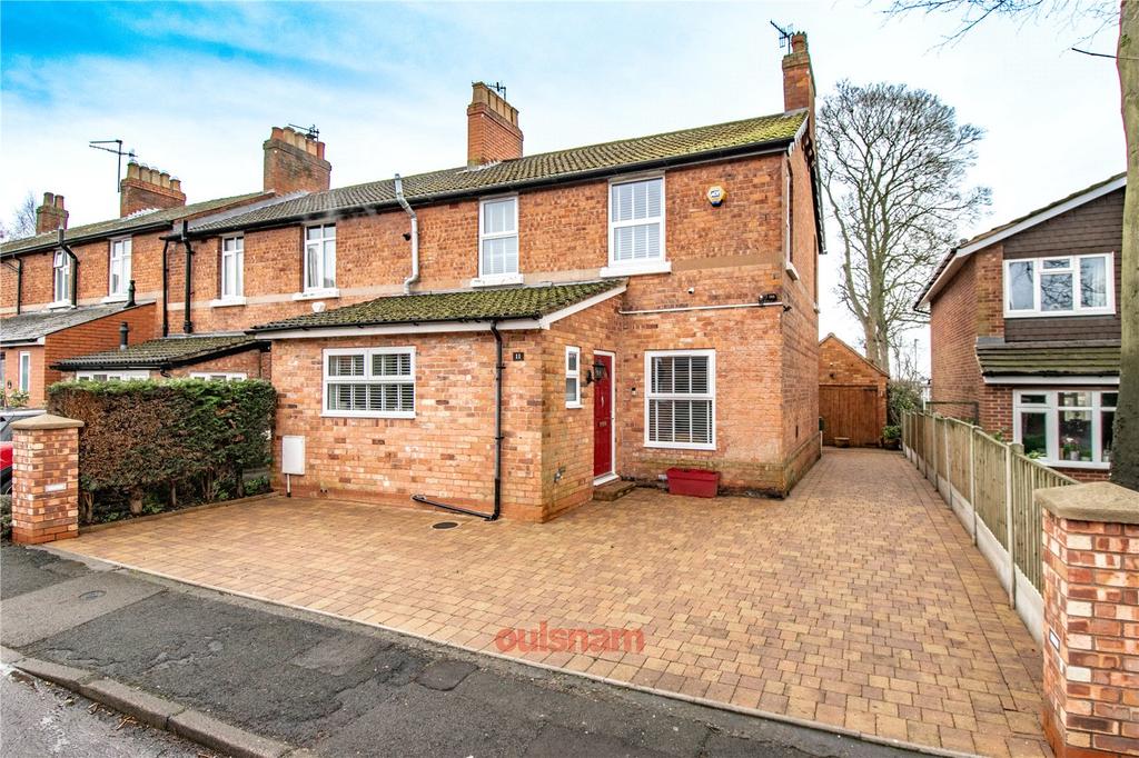 The Crescent, Bromsgrove... 3 bed end of terrace house for sale £450,000