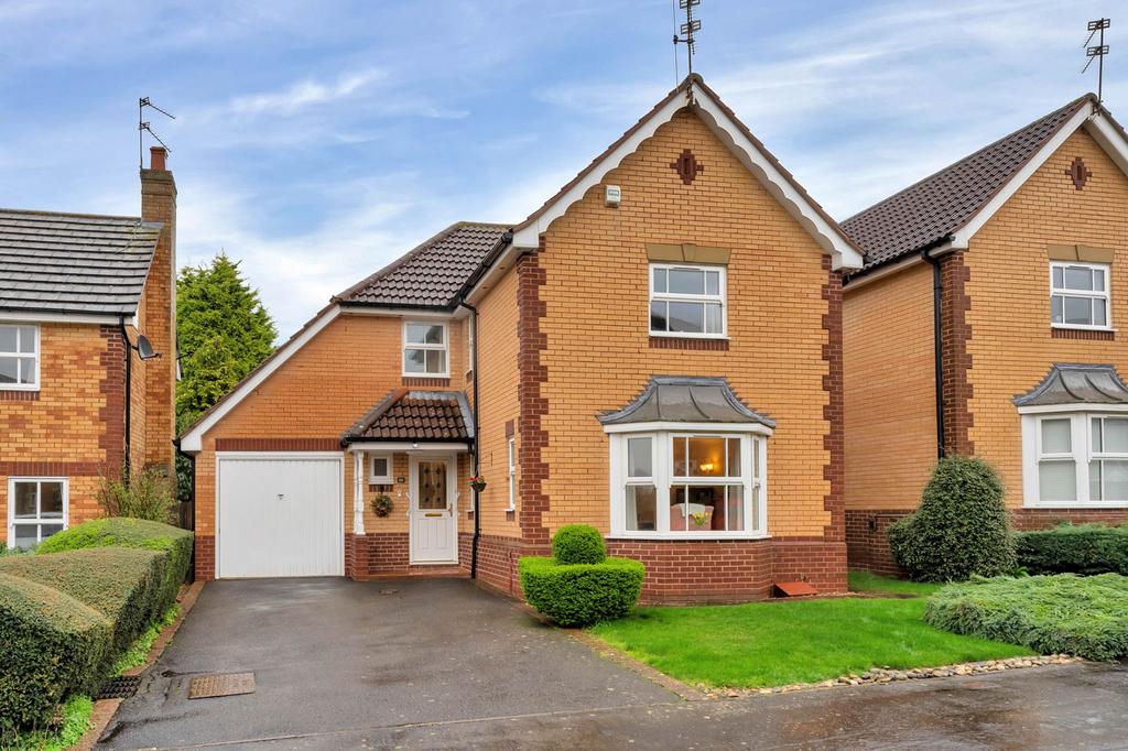 Bluebell Drive, Loughborough LE11 4 bed detached house for sale £375,000