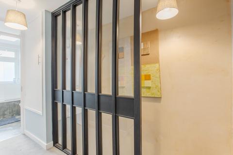 22 Ambrose Walk, London, E3 2AR