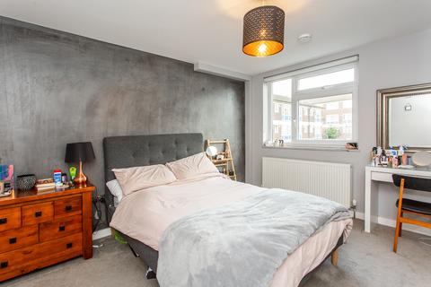 22 Ambrose Walk, London, E3 2AR