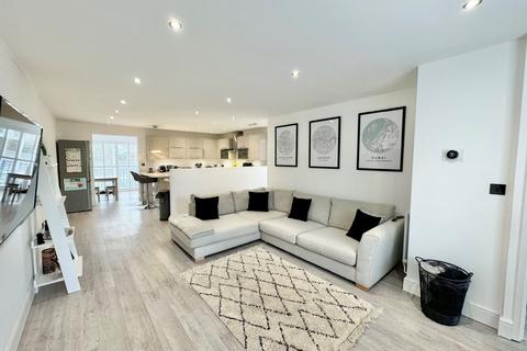 2 Mitchelldean, Peacehaven, BN10 8EF
